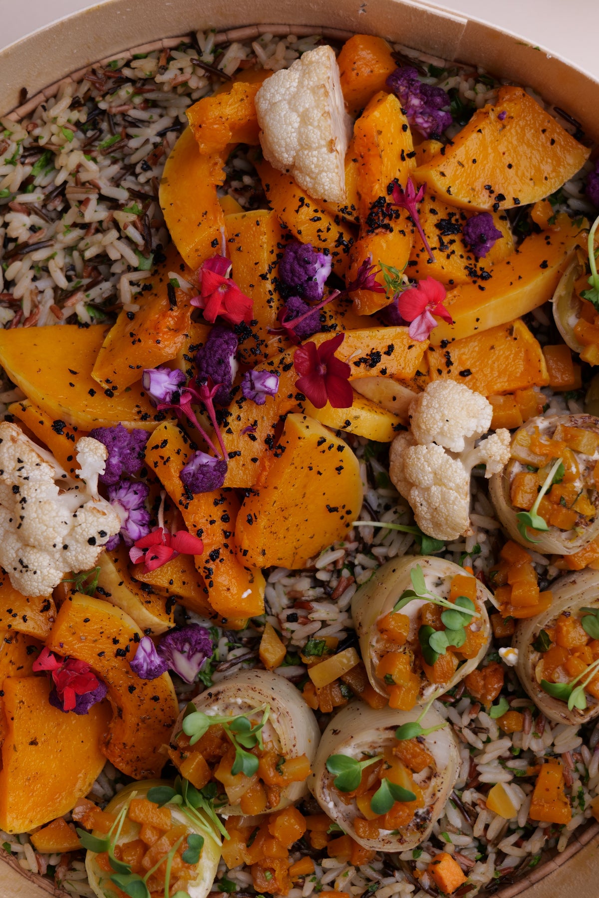 Poireaux garnis de patate douce orange et riz basmati (vegan)